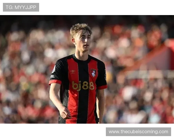 库尔图瓦荣膺西甲零封王,表现稳健为球队荣耀再创佳绩 库尔图瓦荣膺西甲零封王,表现稳健为球队荣耀再创佳绩