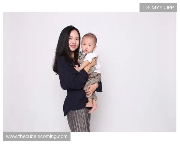 谌龙退役后住进月租八万的顶层复式，每天五点起床给儿子做辅食