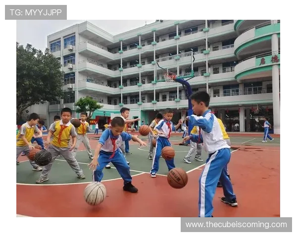 三步上篮中如何使用合法运球变向技巧避免违例